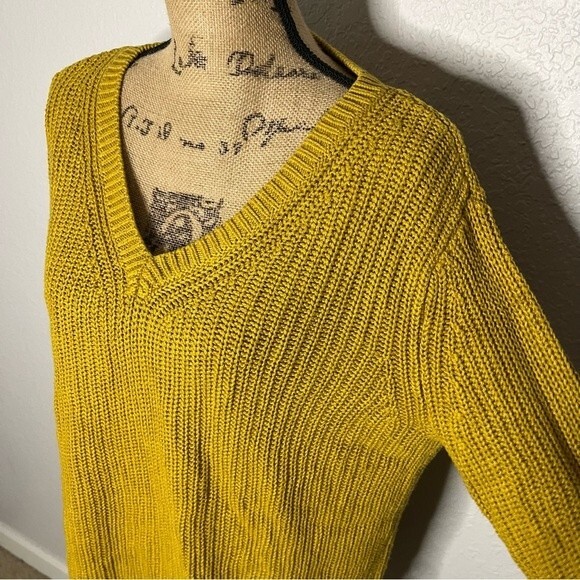 Ruby Moon Anthropologie Womens Mustard Knit Long Sleeve V-Neck Sweater sz M - Picture 2 of 7